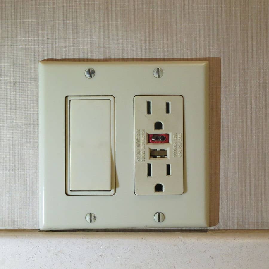 A GCFI outlet with broken buttons